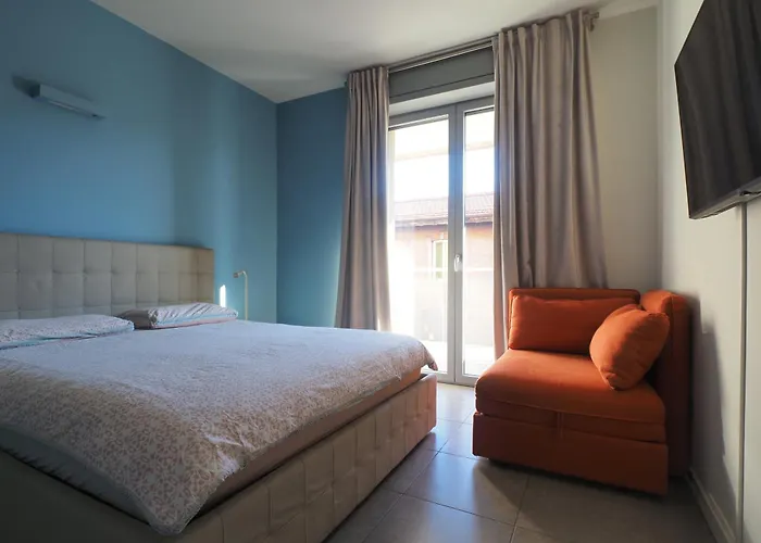 City Center - Modern Flat With Free Parking And Wifi - Apt A