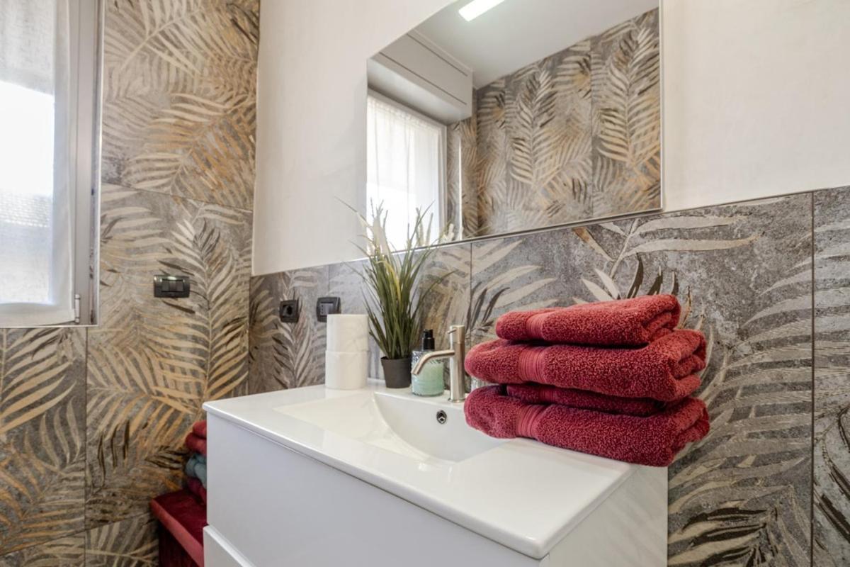 Center - Modern Flat With Free Parking And Wifi - A Apartment