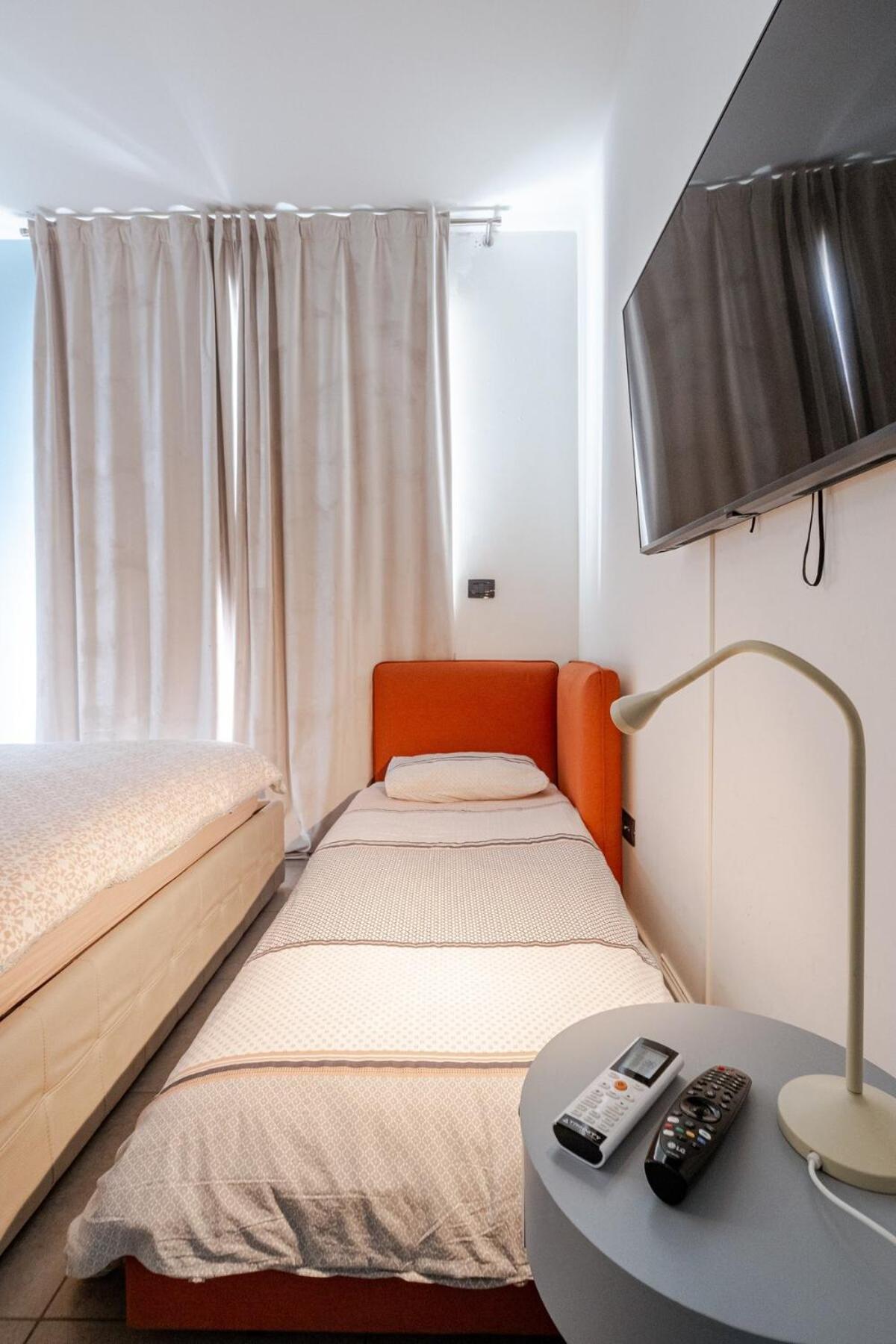 Center - Modern Flat With Free Parking And Wifi - A